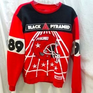 Black Pyramid Graphic Crewneck sweatshirt Football Jersey sweater shirt medium